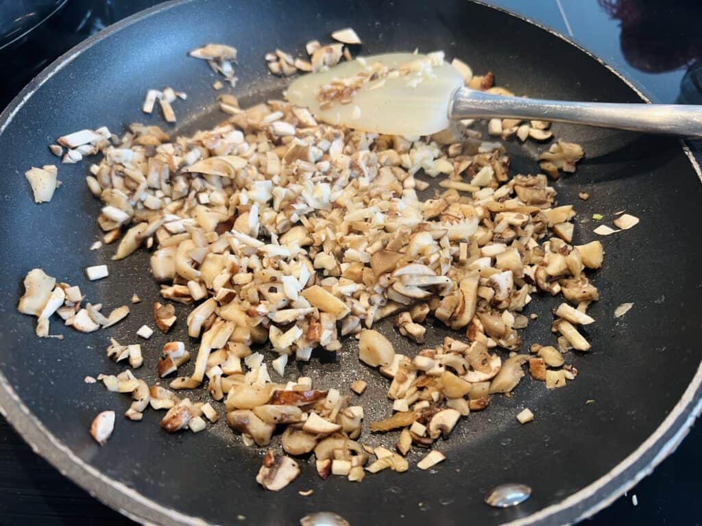 Mushrooms for ravioli filling