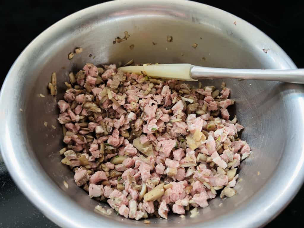 Filling for ravioli with lamb neck