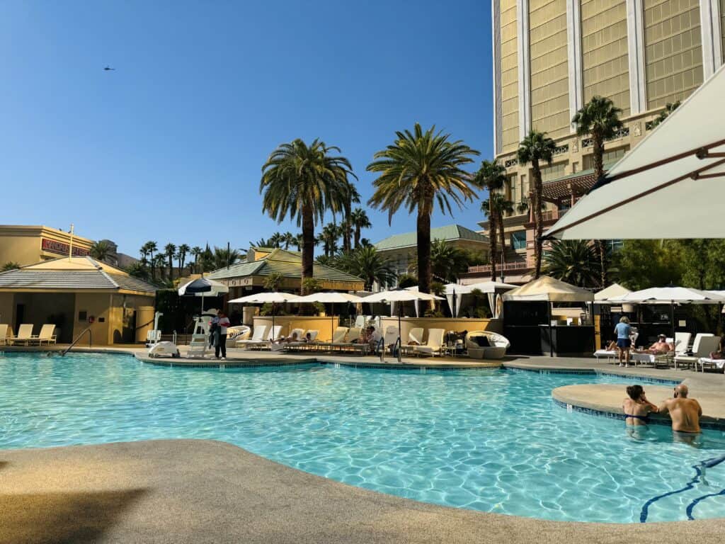 Swimming pool Four Seasons Las Vegas