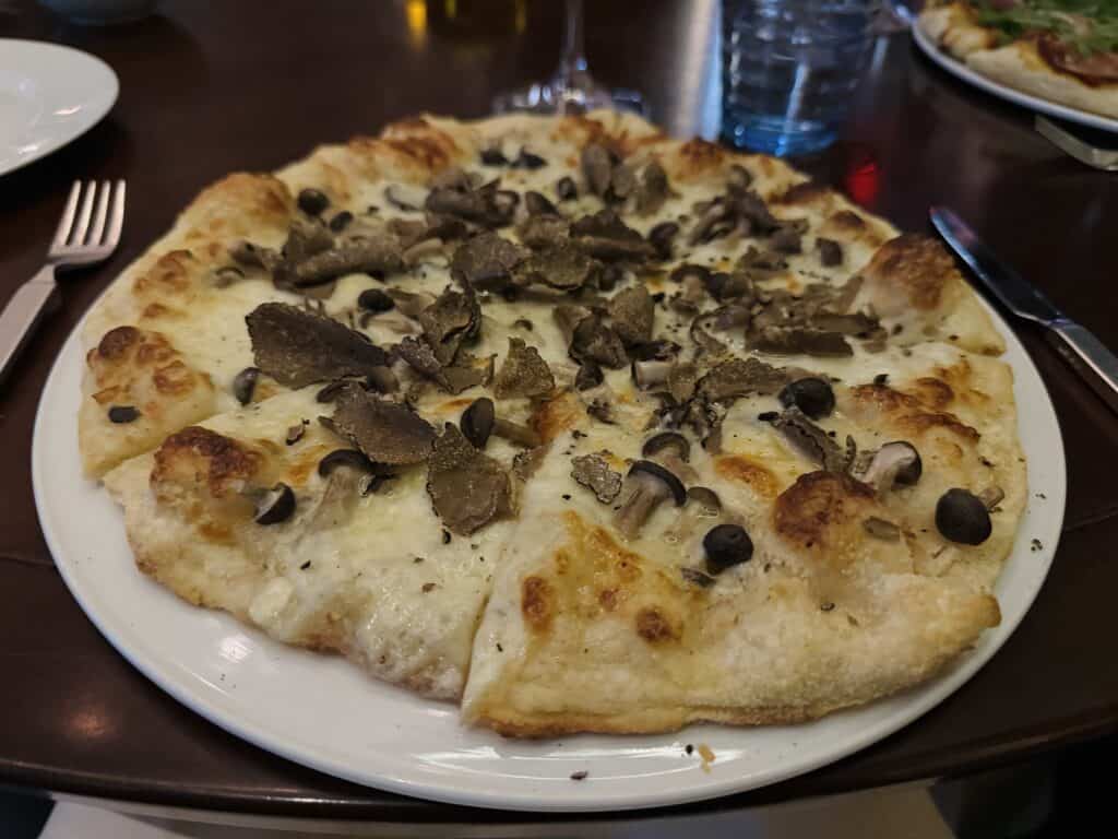 Truffle pizza