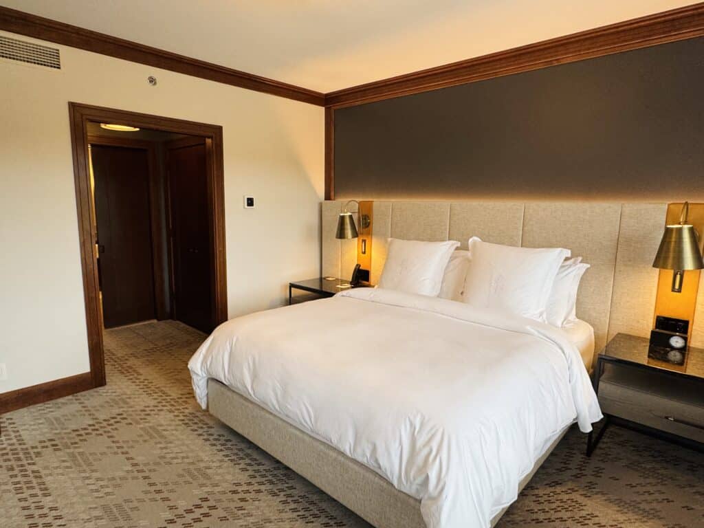 Bed in hotelroom of Four Seasons Whistler