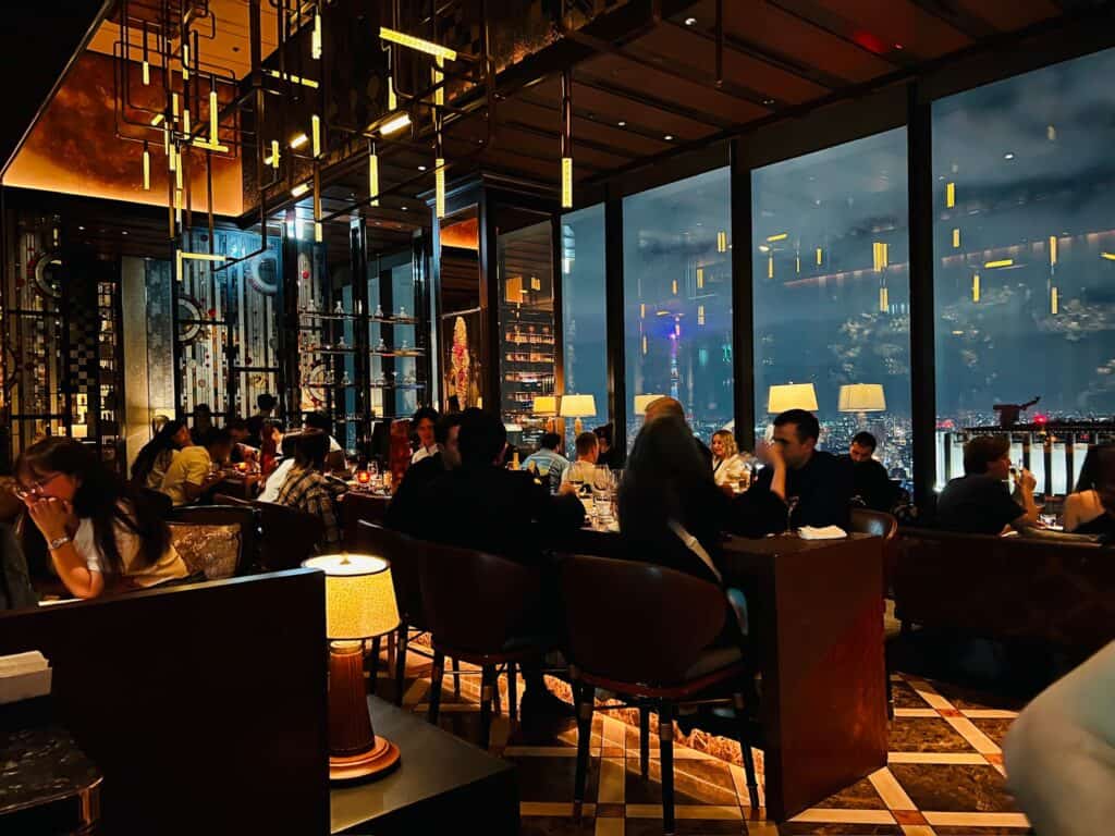 Virtu a bar in Tokio.